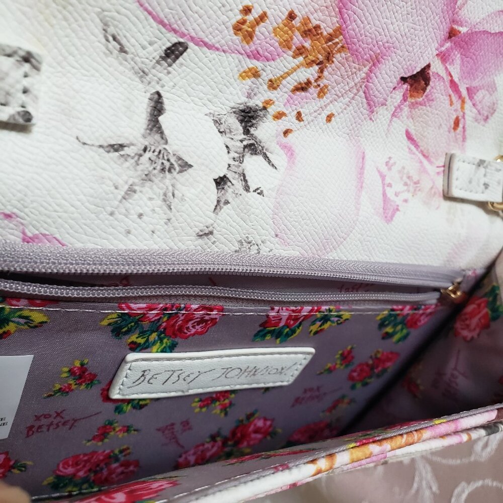 BETSEY JOHNSON Cherri Wht XOSAM floral shoulder crossbody bag - Picture 6 of 8